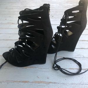 Black Wedges